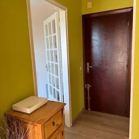 Calme Proche De La Avec Parking アパート *