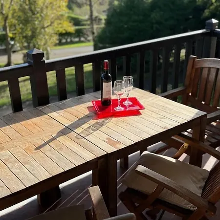 Calme Proche De La Avec Parking Apartment