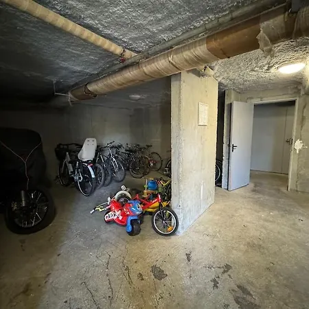 Calme Proche De La Avec Parking *