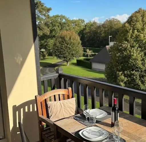 Апартаменты Calme Proche De La Avec Parking