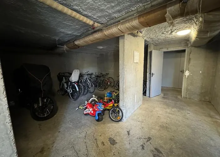 Calme Proche De La Avec Parking *