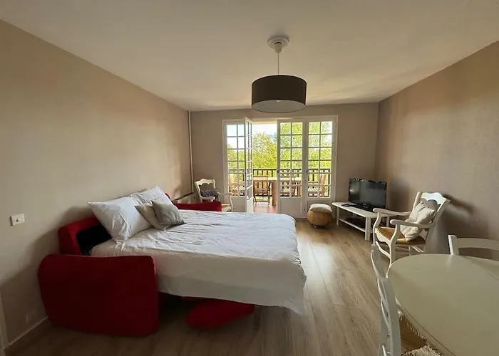 Апартаменты Calme Proche De La Avec Parking